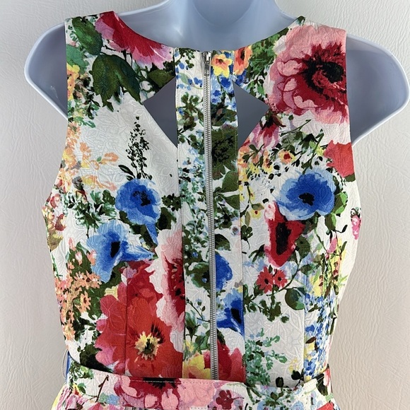 Danny and Nicole Sleeveless Floral Circle Midi Dress - Picture 7 of 11